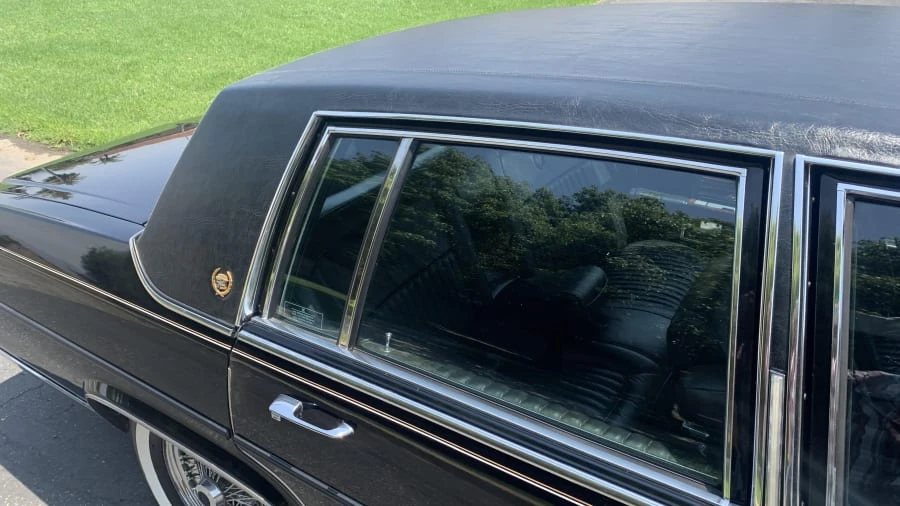 1987 Cadillac Fleetwood - Image 13 of 31