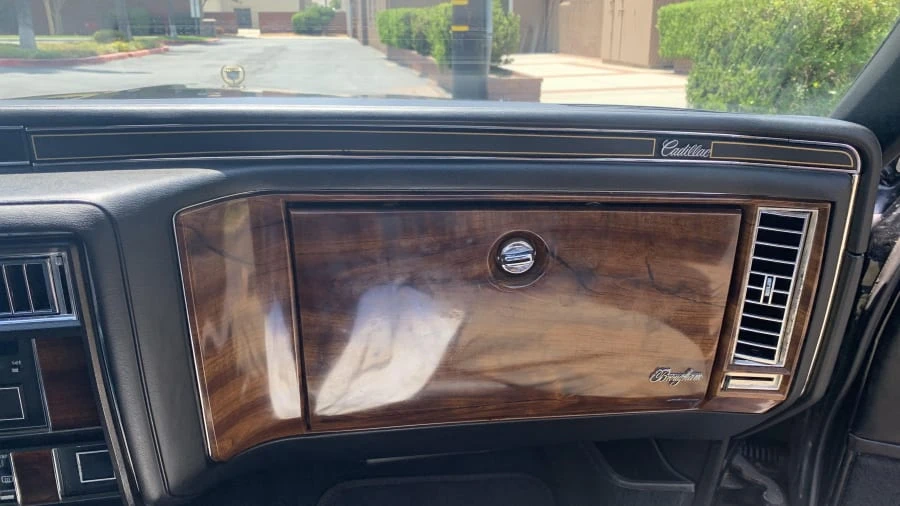 1987 Cadillac Fleetwood - Image 25 of 31