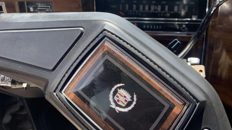 1987 Cadillac Fleetwood - Image 28 of 31