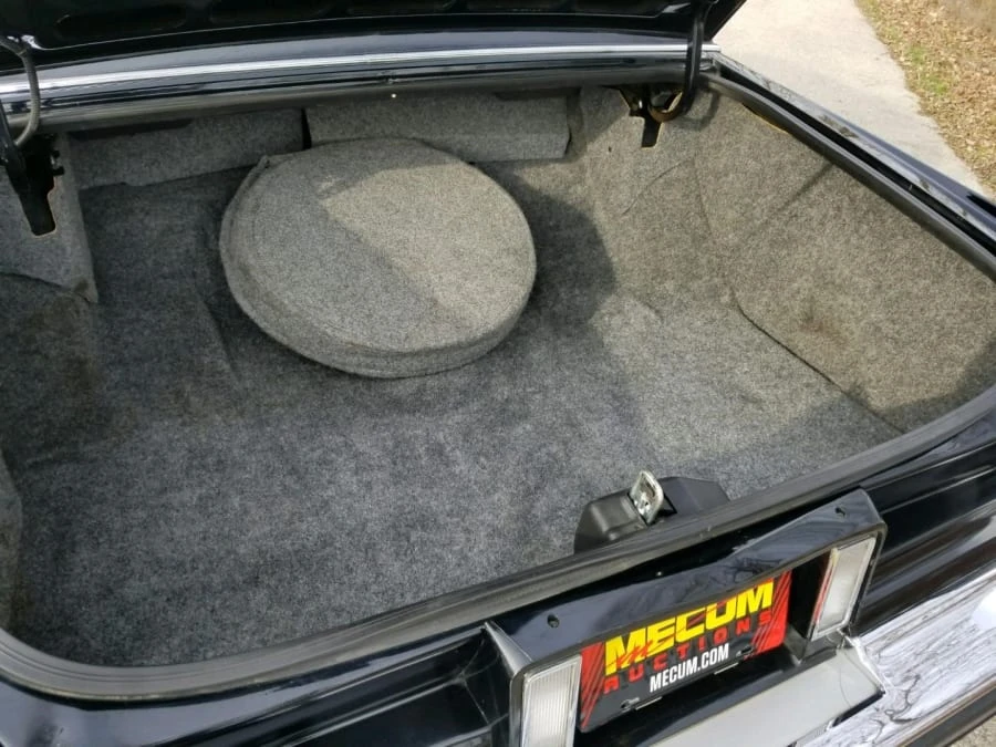 1987 Cadillac Fleetwood - Image 4 of 9