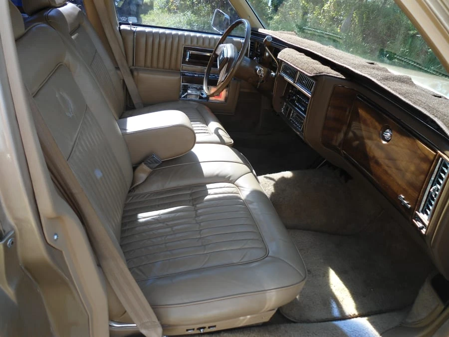 1987 Cadillac Brougham - Image 4 of 8