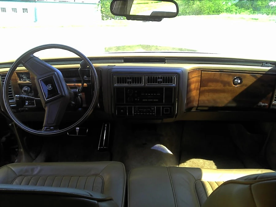 1987 Cadillac Brougham - Image 3 of 8