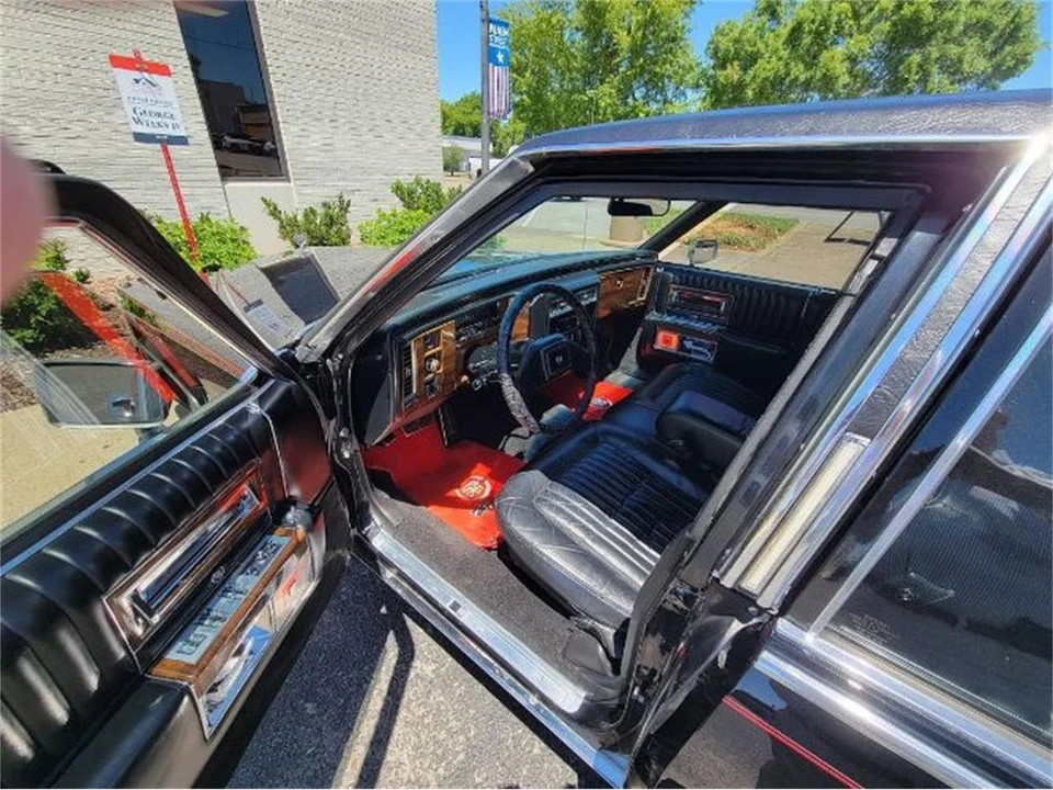 1987 Cadillac Fleetwood - Image 10 of 12