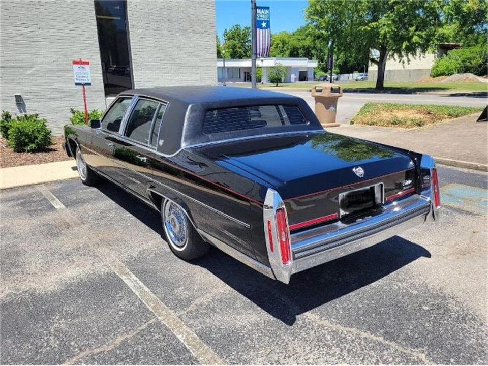 1987 Cadillac Fleetwood - Image 5 of 12