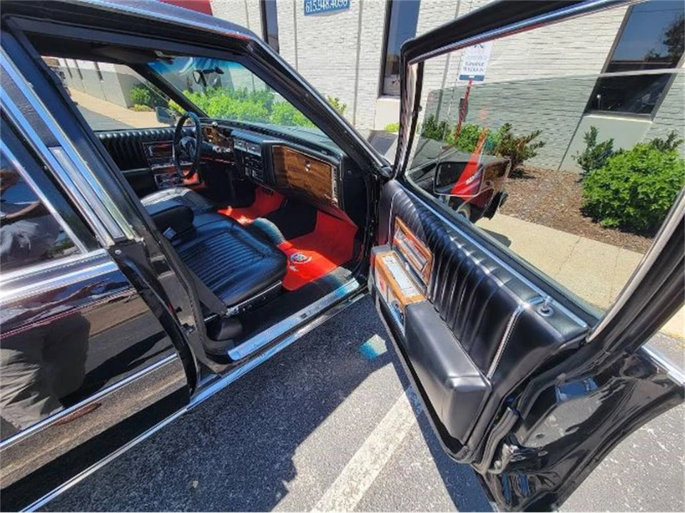 1987 Cadillac Fleetwood - Image 8 of 12