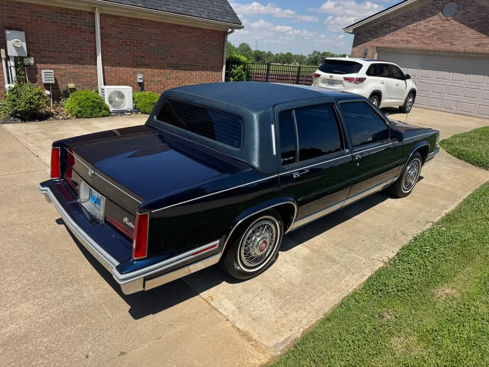 1987 Cadillac Fleetwood - Image 3 of 12