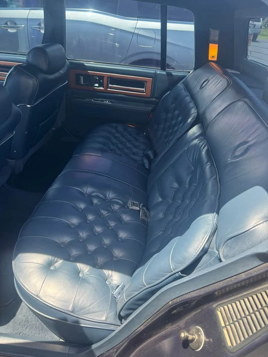 1987 Cadillac Fleetwood - Image 11 of 12