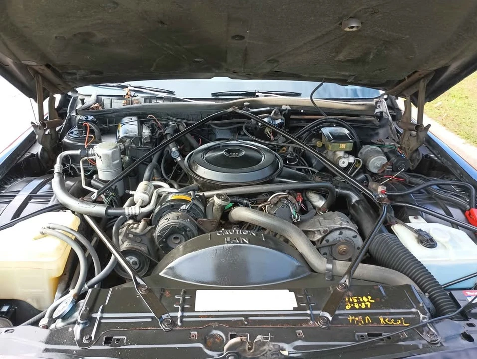 1987 Cadillac Brougham - Image 7 of 9