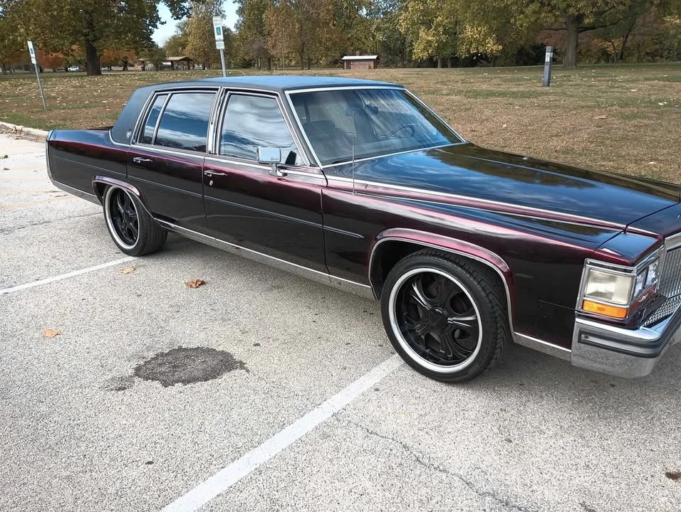 1987 Cadillac Brougham - Image 2 of 9