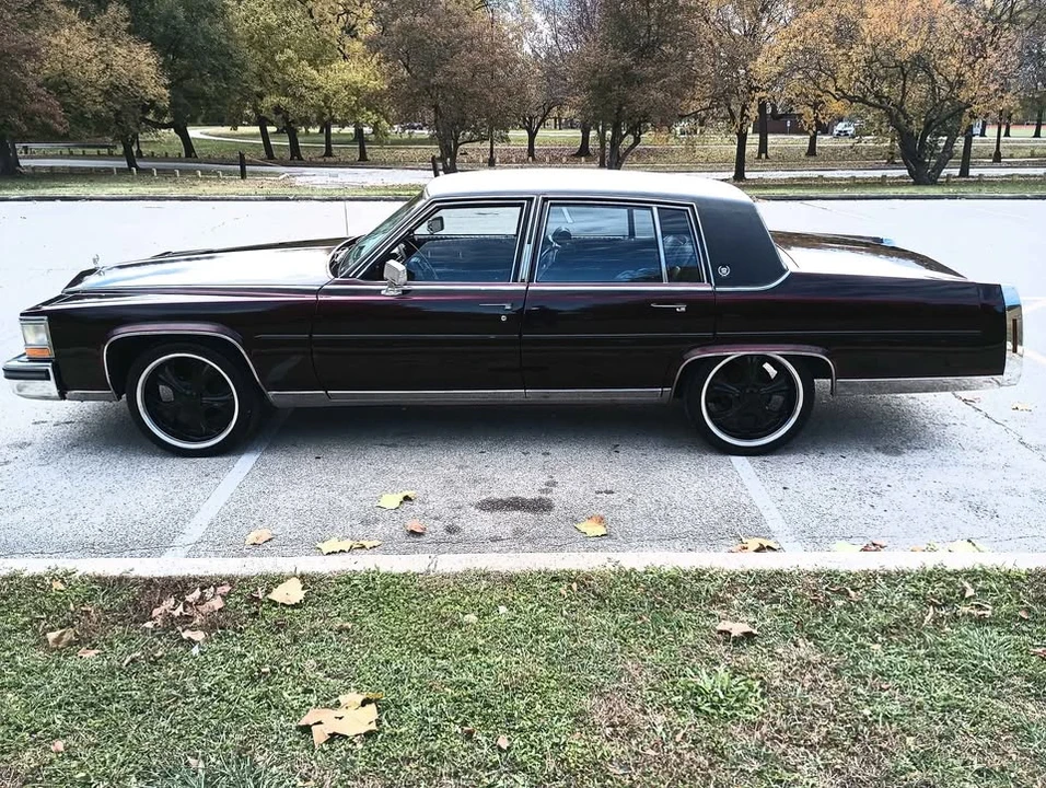 1987 Cadillac Brougham - Image 4 of 9