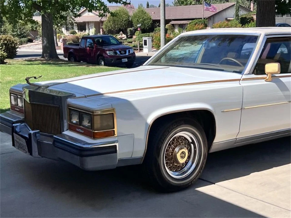 1987 Cadillac Fleetwood - Image 4 of 30