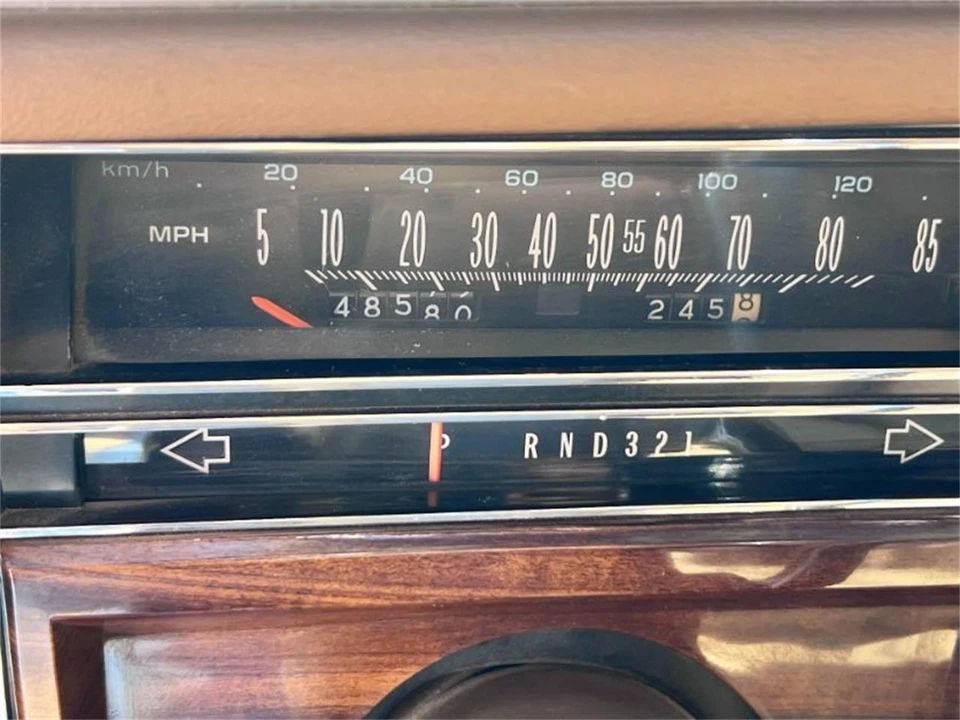 1987 Cadillac Fleetwood - Image 15 of 30