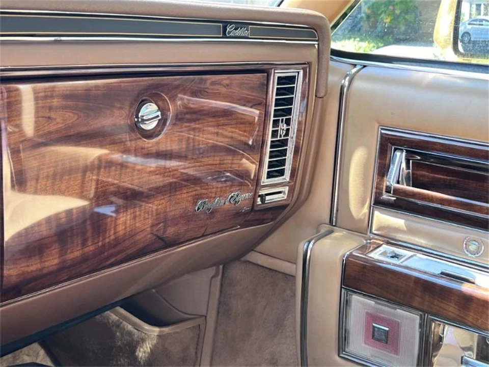 1987 Cadillac Fleetwood - Image 14 of 30