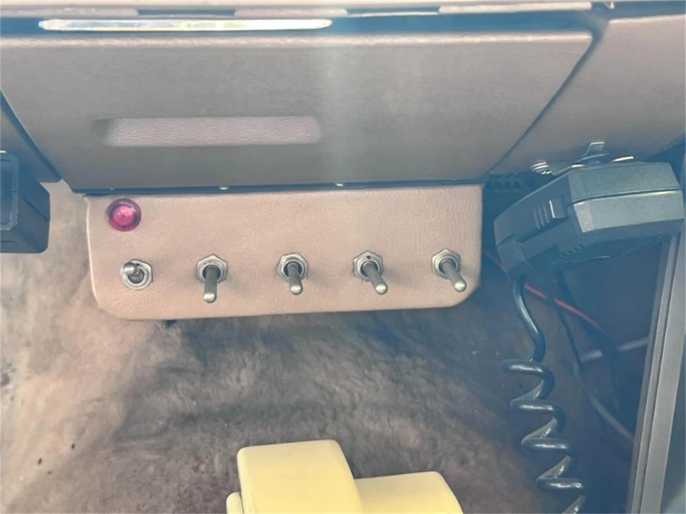 1987 Cadillac Fleetwood - Image 20 of 30