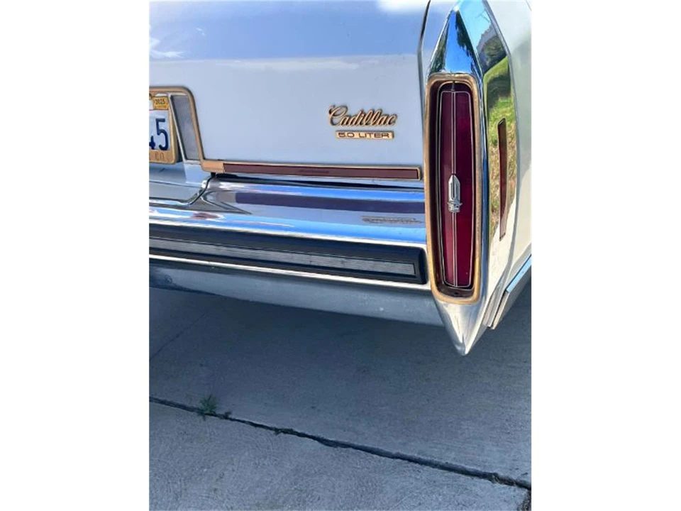 1987 Cadillac Fleetwood - Image 28 of 30