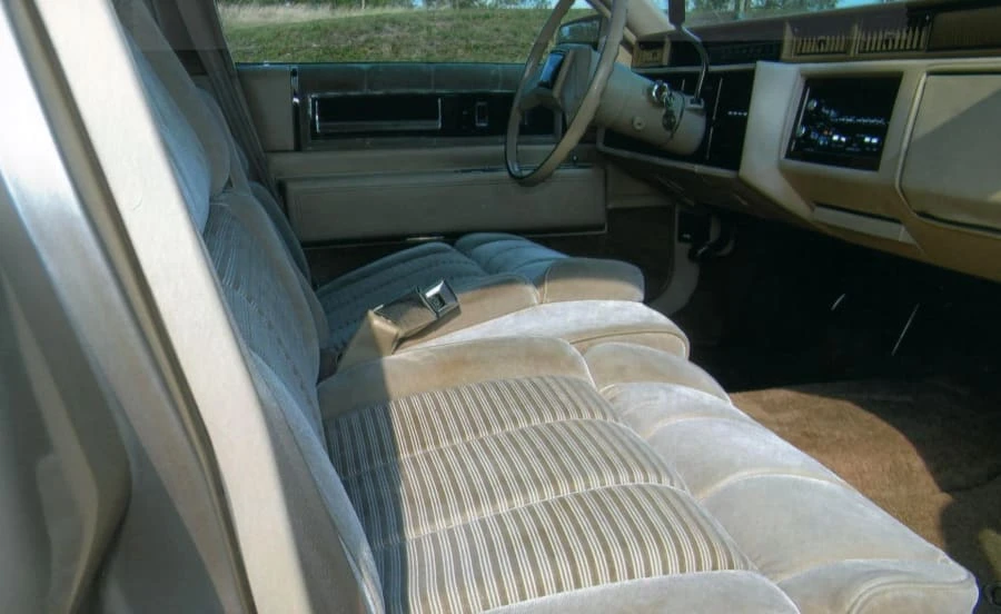 1987 Cadillac DeVille 6th Gen - Image 4 of 7