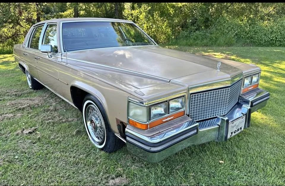 1987 Cadillac Brougham - Image 2 of 7