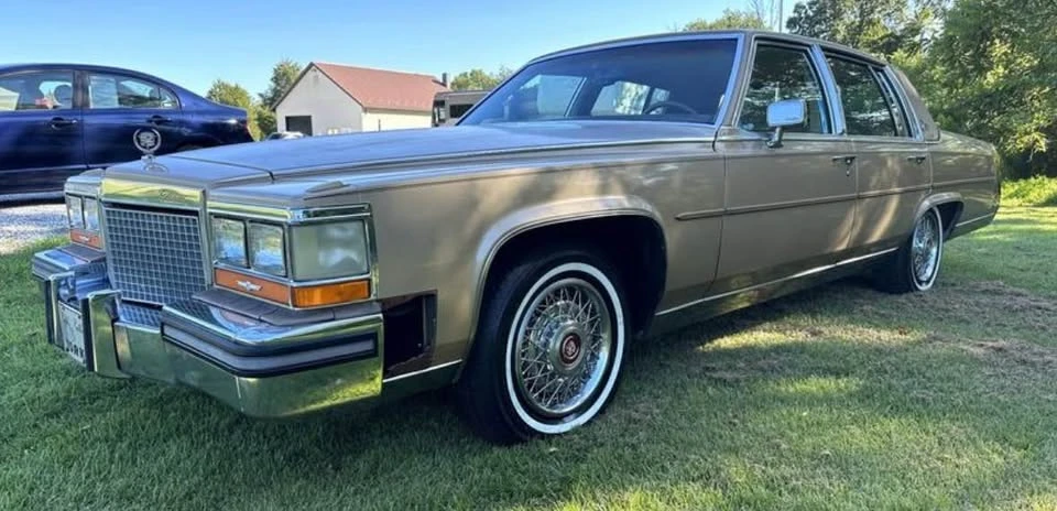 1987 Cadillac Brougham - Image 3 of 7