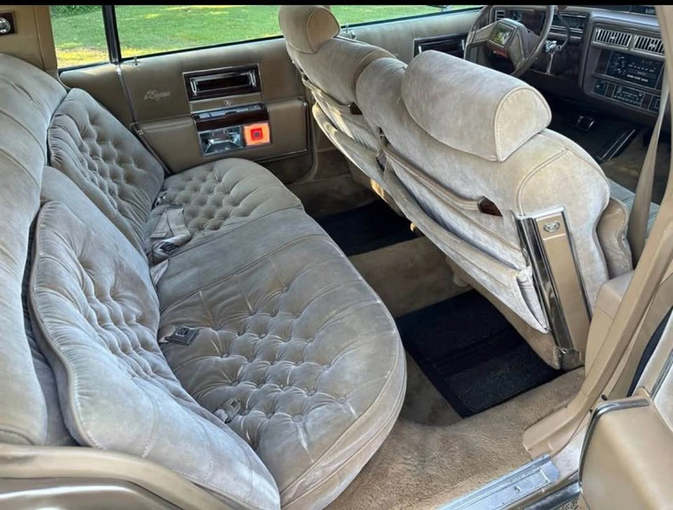 1987 Cadillac Brougham - Image 7 of 7