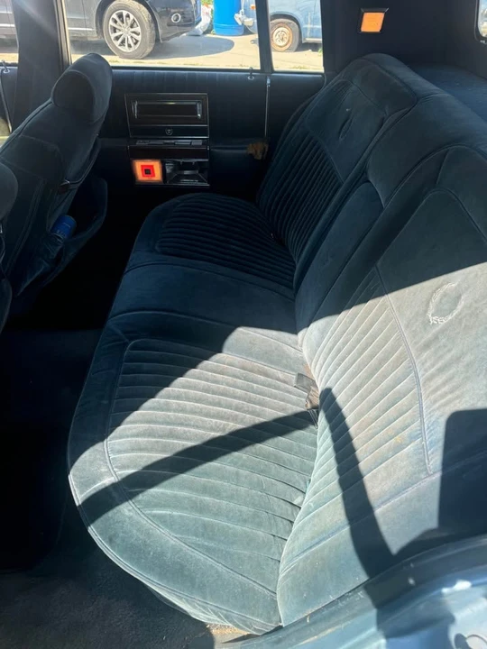 1987 Cadillac Fleetwood - Image 6 of 10