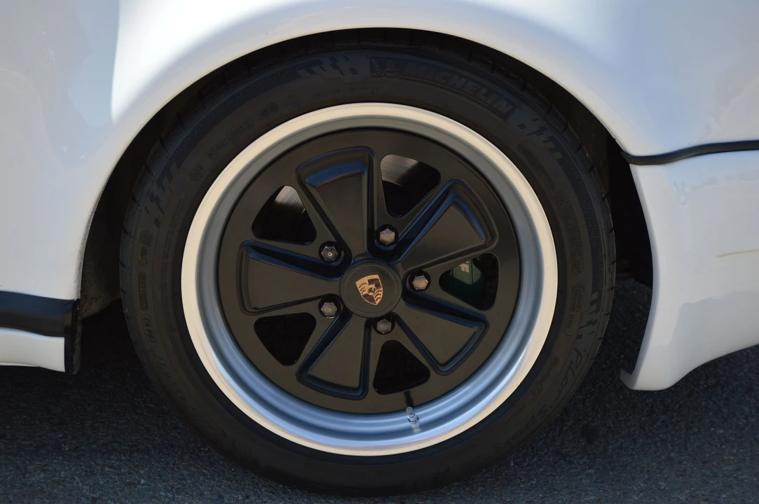 1987 Porsche 911 Carrera 3.2 - Image 16 of 24