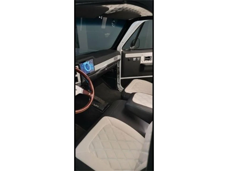 1987 Chevrolet K5 Blazer 2nd Gen - Image 11 of 18