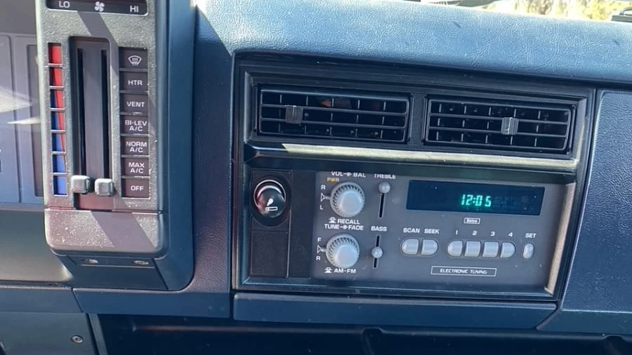 1987 Chevrolet Blazer - Image 7 of 16