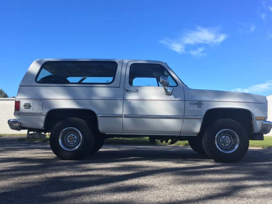 1987 Chevrolet Blazer - Image 10 of 11