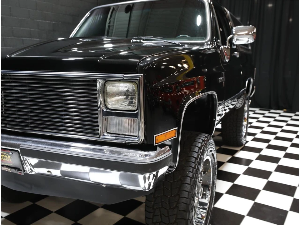1987 Chevrolet K5 Blazer 2nd Gen - Image 9 of 31