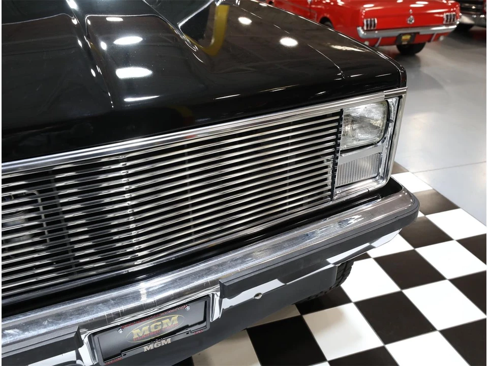 1987 Chevrolet K5 Blazer 2nd Gen - Image 10 of 31