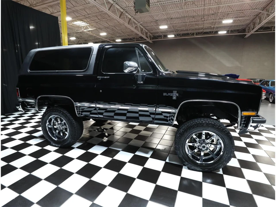 1987 Chevrolet K5 Blazer 2nd Gen - Image 18 of 31