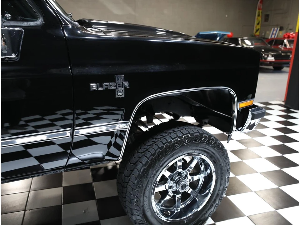 1987 Chevrolet K5 Blazer 2nd Gen - Image 15 of 31