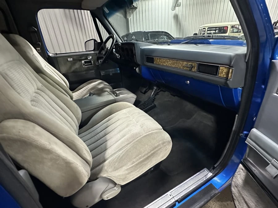 1987 Chevrolet Blazer - Image 9 of 24