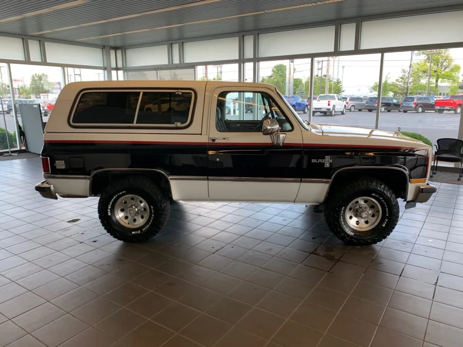 1987 Chevrolet Blazer - Image 2 of 11