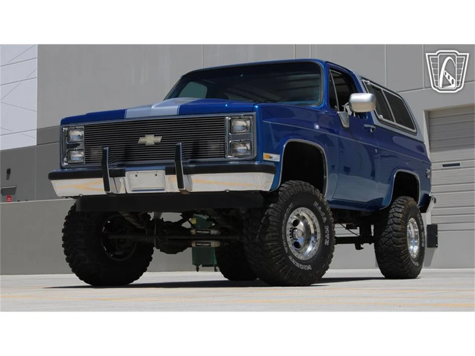 1987 Chevrolet K5 Blazer 2nd Gen - Image 2 of 31
