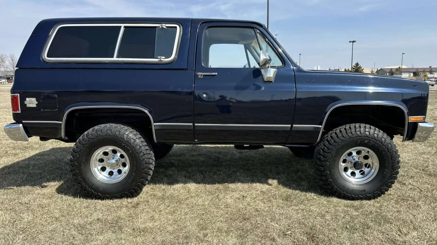 1987 Chevrolet Blazer - Image 2 of 10