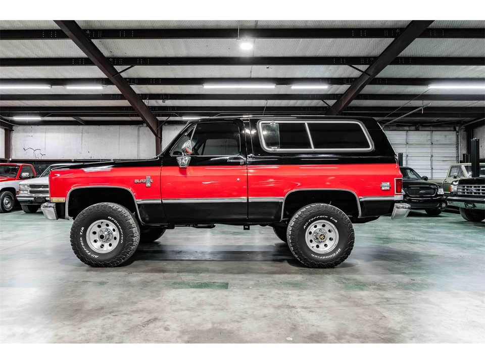 1987 Chevrolet K5 Blazer 2nd Gen - Image 2 of 22