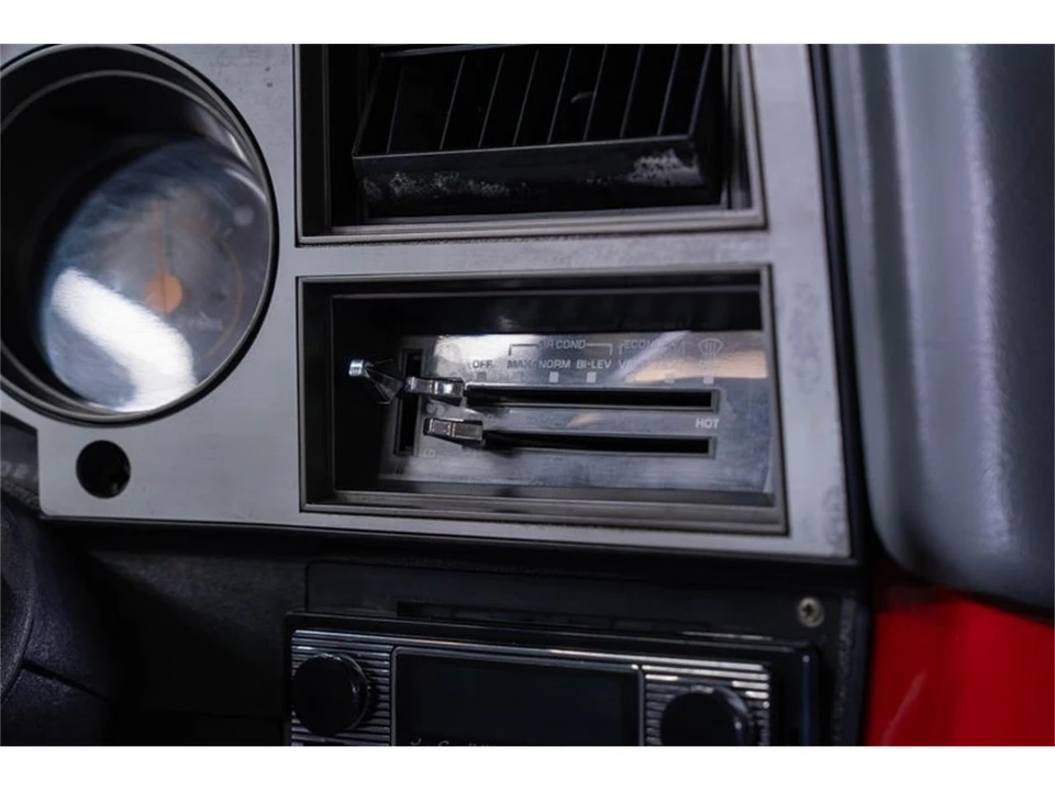 1987 Chevrolet K5 Blazer 2nd Gen - Image 16 of 31