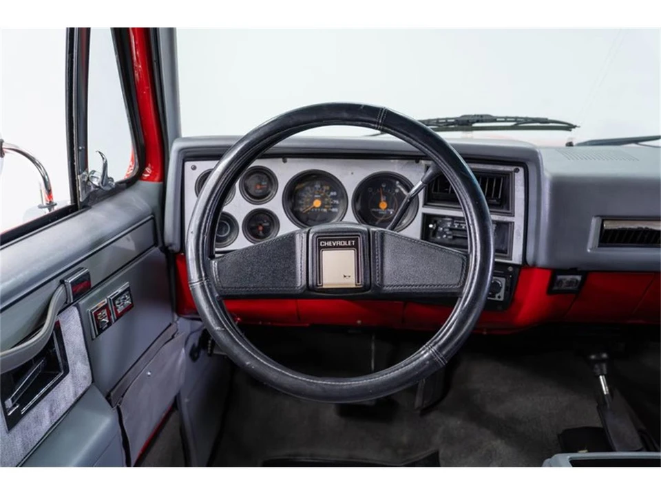 1987 Chevrolet K5 Blazer 2nd Gen - Image 13 of 31