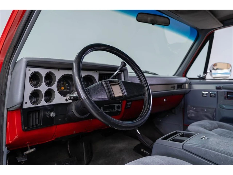 1987 Chevrolet K5 Blazer 2nd Gen - Image 11 of 31