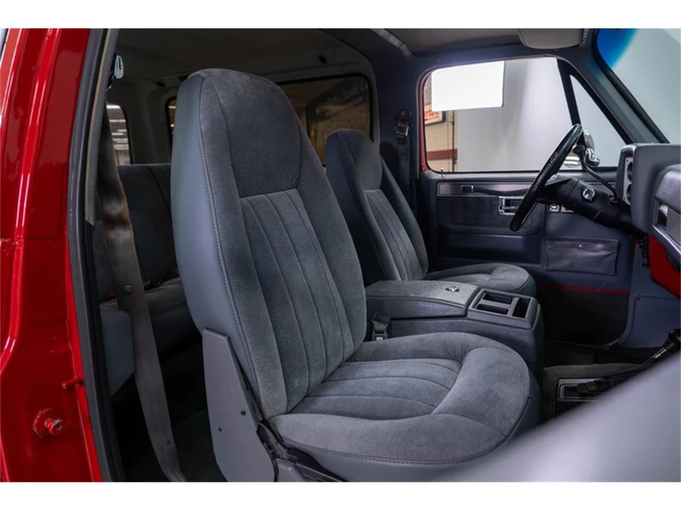 1987 Chevrolet K5 Blazer 2nd Gen - Image 21 of 31