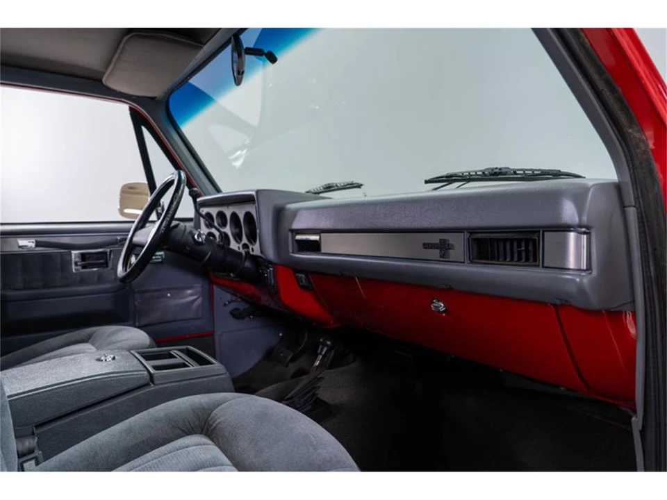 1987 Chevrolet K5 Blazer 2nd Gen - Image 18 of 31