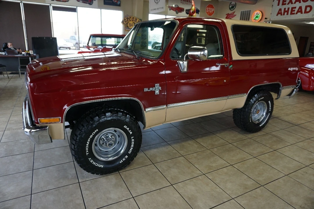 1987 Chevrolet K5 Blazer 3rd Gen - Image 3 of 21