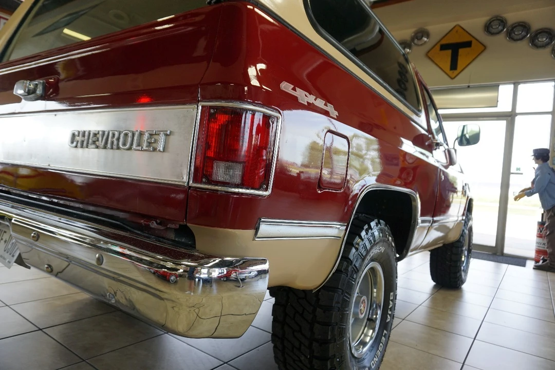 1987 Chevrolet K5 Blazer 2nd Gen - Image 17 of 21