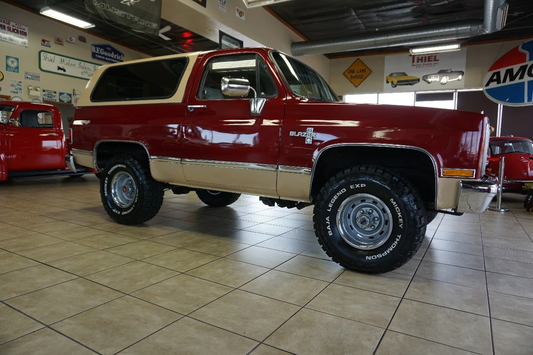 1987 Chevrolet K5 Blazer 2nd Gen - Image 9 of 21