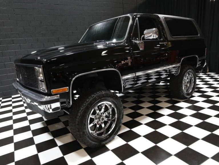 1987 Chevrolet K5 Blazer 2nd Gen - Image 2 of 10