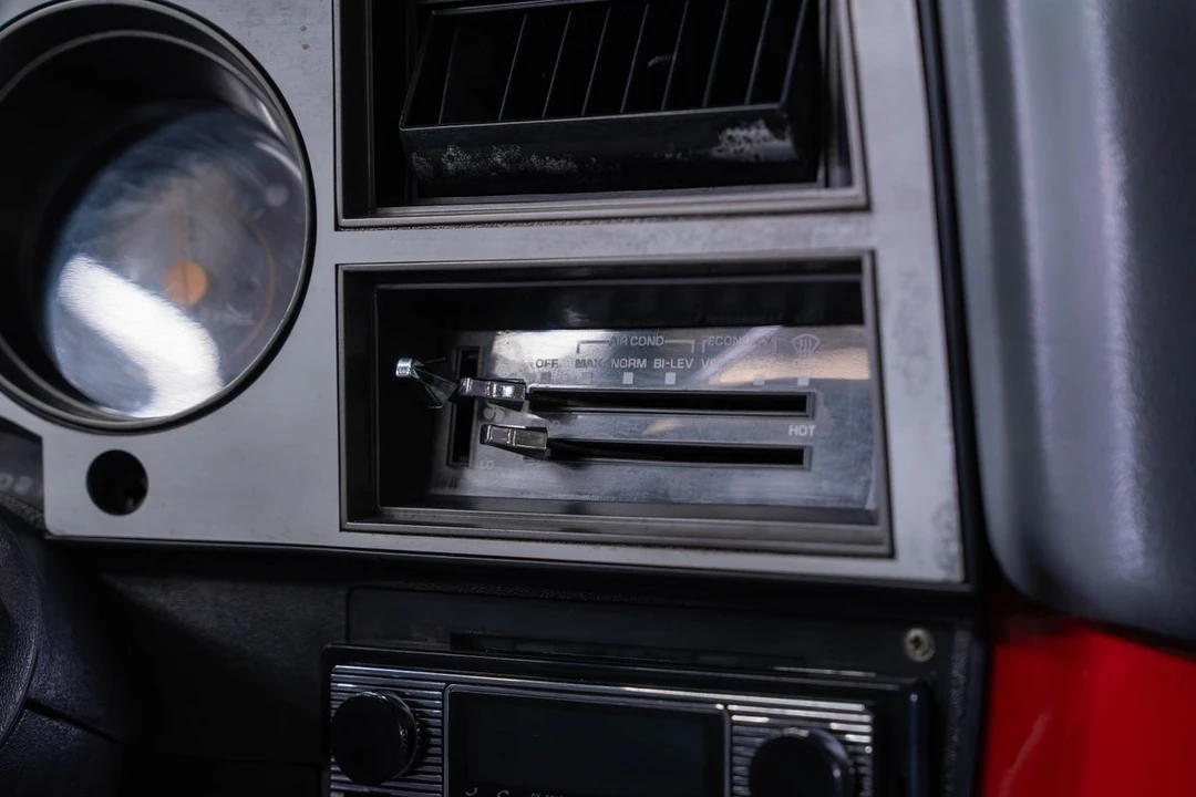 1987 Chevrolet K5 Blazer 2nd Gen - Image 17 of 21