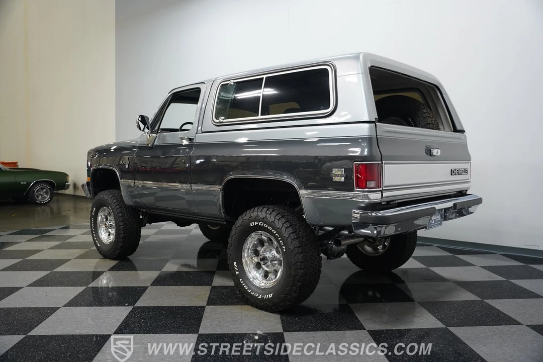 1987 Chevrolet K5 Blazer 2nd Gen - Image 10 of 12