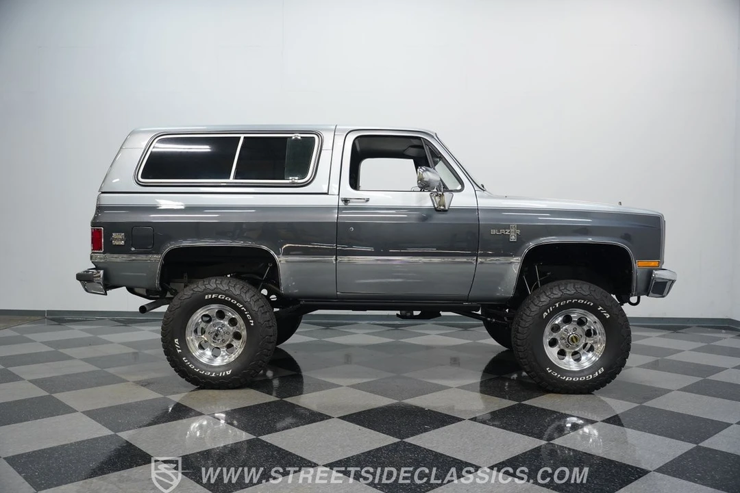 1987 Chevrolet K5 Blazer 2nd Gen - Image 15 of 31