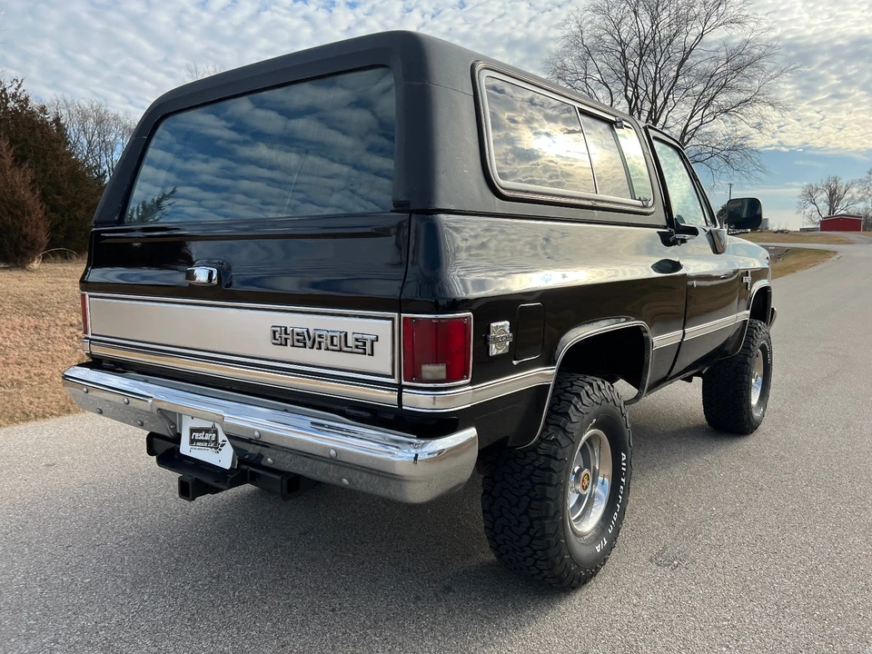 1987 Chevrolet K5 Blazer 2nd Gen - Image 7 of 21